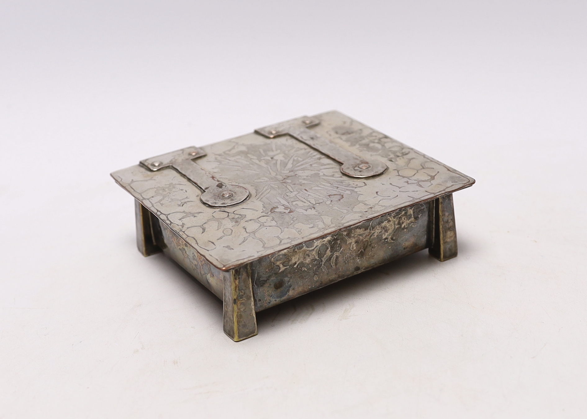 An Arts & Crafts silver plated box, with strap hinges and hammered finish, 13 x 11.5 x 4cm